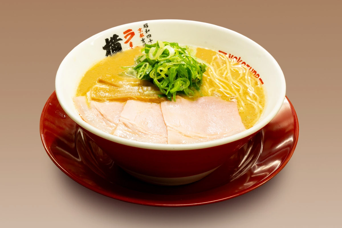 横綱ラーメンを斜め前から見た写真